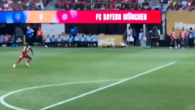 登贝莱面对空门不进，拜仁逃过一劫