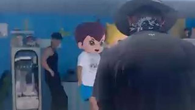 童年男神还是闲不住啦！国民度直接拉满 #童年男神也来青岛海上自驾了