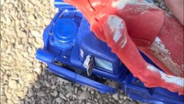 小伙伴的奥特曼玩具掉沙子里了快来帮帮他吧#儿童玩具 #奥特曼 #奥特曼玩具