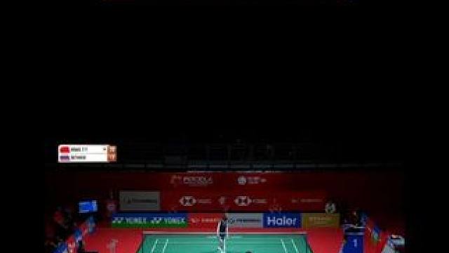 国羽女单一姐vs泰国天才少女#羽毛球 #王祉怡#因达农#女单#中国羽毛球队