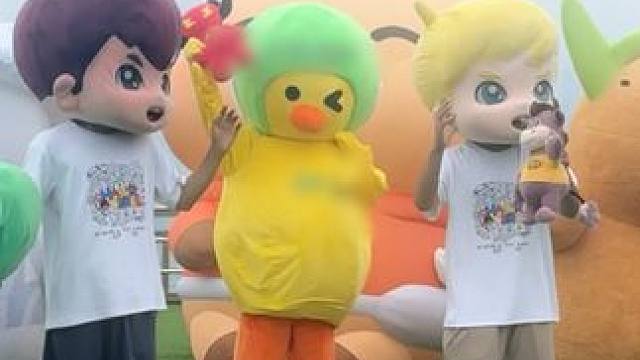 首先把裤衩颜色对上！#童年男神也来青岛海上自驾了