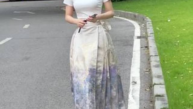 总要热爱点什么 不能被这无趣的生活吞没#高级感穿搭 #中式美学服饰