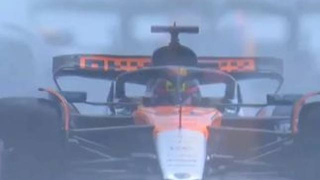 小雨怡情，大雨宜品，雨中自有乾坤。 ——昨天的银石，不仅比赛精彩，转播画面也是真的唯美。#英国大奖赛