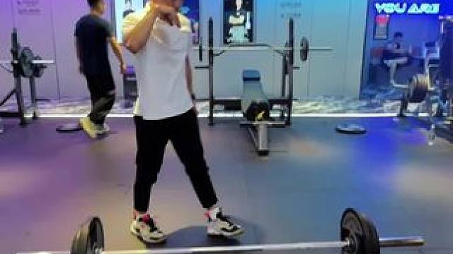 世界上唯一不变的就是一直在变，曾经轻而易举的80kg高翻现在也变得如此困难和扭曲，再熟悉也会变得陌生