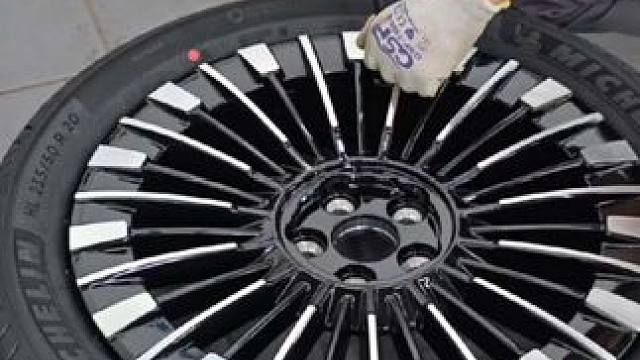 自驾小鹏X9穿越赤道 小鹏X9科技南游记第二程，今天到了昆明，备胎“出事儿”了。#小鹏车主开X9首次