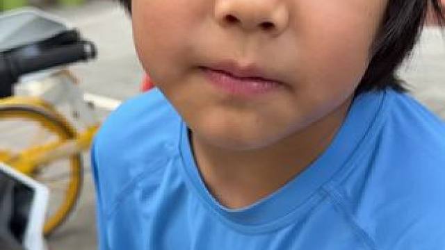 给孩子买了个KTM平衡车当作生日礼物 #搞笑视频#童年 #ktm
#生日礼物