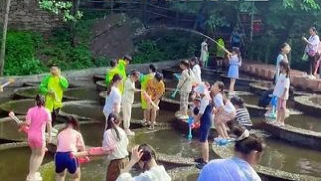 快乐暑假 出发出发！！！
#夏天该有的样子 #养在九峰山 #玩水的季节