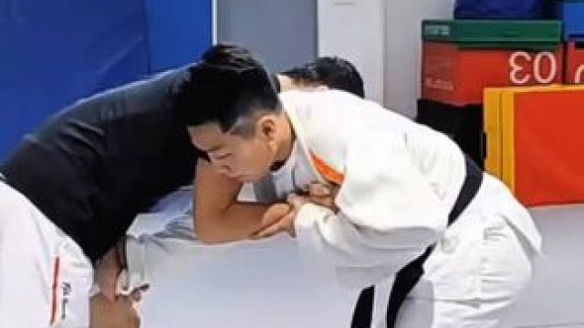 之前还有点摔柔的功底 这几年真的是把什么都给落下了～#自由搏击 #泰拳 #拳击 #拳手文案 #打拳文