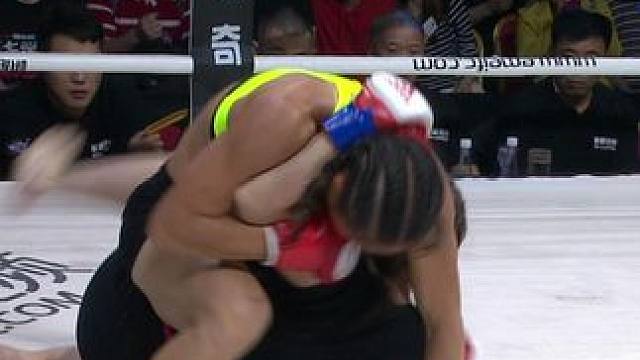 连续肘击加拳击 裁判判定KO获胜 #峨眉传奇 #搏击 #格斗 #体育