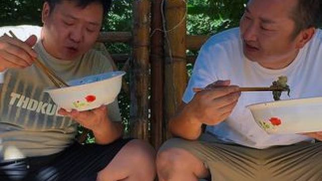 茄子辣椒烧香后爆炒牛肉，天热没胃口这样吃真过瘾！ #我的乡村生活 #下饭菜 #人间烟火