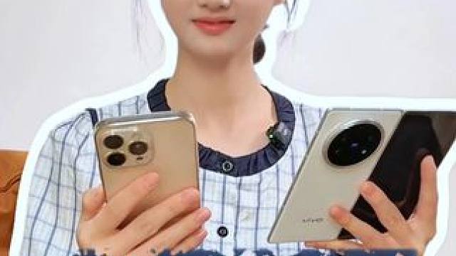 当苹果用户第一次用折叠屏，有被震惊到 #数码科技 #内容过于真实 #iphone #vivoXFol