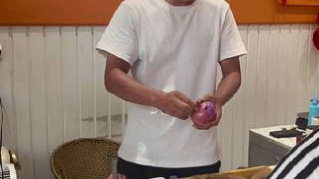 在镇江有个一抓准，这番茄有点辣呀呀呀！#高手在民间 #镇江 #栗子哥 #靓仔 #万物皆可称