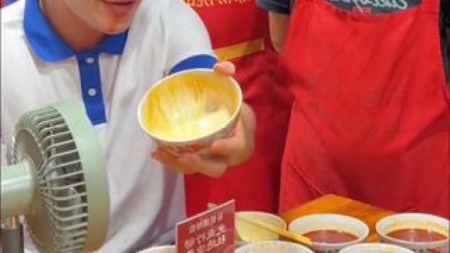 上海学生拿走阿姨50箱螺蛳粉~#螺蛳粉