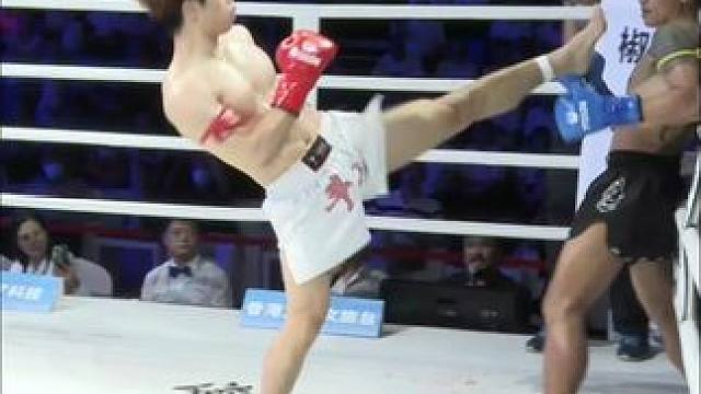 逆势蓄力？暴起肘击定胜负！#椒王风云 #综合格斗 #格斗