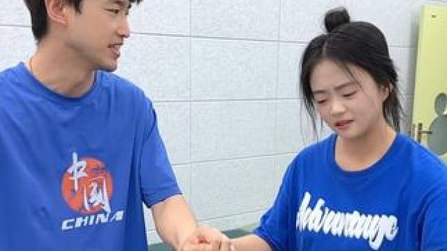 绳子逃脱术，七七厉害呀 #搞笑 #办公室游戏