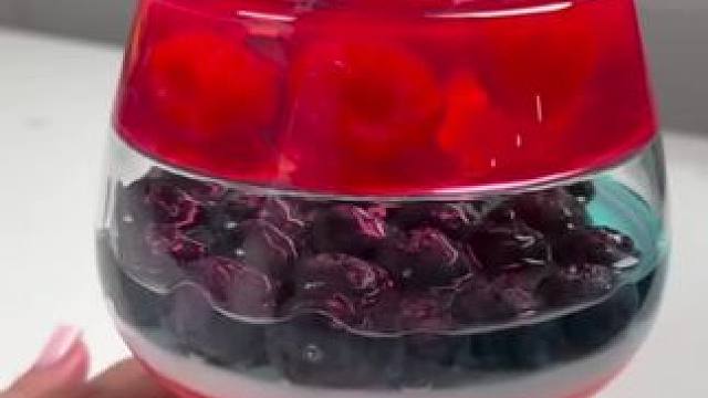 精致女人沉浸式自制水果果冻vlog～✨ 
#自制果冻 #自制啫喱 #自制布丁 #自制水果果冻杯 #甜