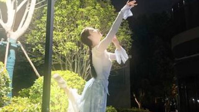 再听一遍青花瓷 敬我们初相识