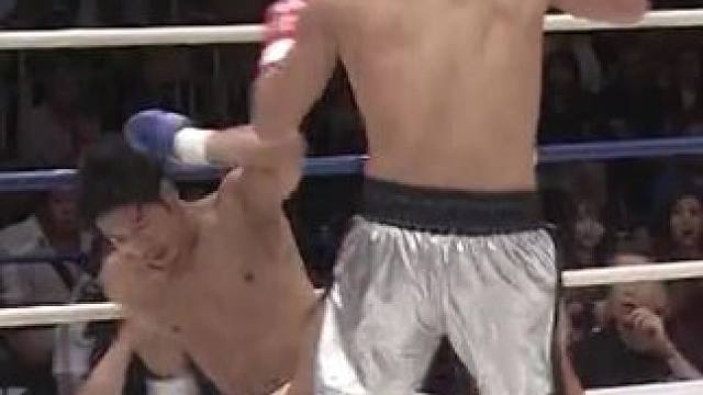 “巨人杀手”朱帅果然名不虚传！备战仅十天就KO日本名将卜部功也！#武林风#自由搏击#格斗