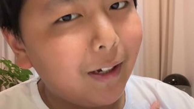 粉丝快递拆箱2.0#搞笑 #猎奇#娱乐#iScreen#小黎哟ssy