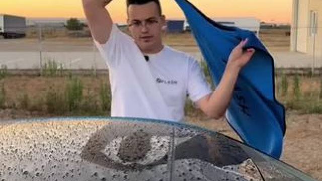 洗车必备这个擦车毛巾 一擦就干净还不留水痕 让你省事省力#汽车好物 #擦车毛巾