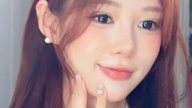 请问前面的素…？韩系淡妆请直接和淡颜锁死 #妆容分享 #清冷感#韩系#变装