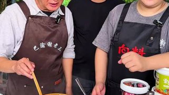 胖妹家的向料现在有7种口味了哦，麻辣鲜香真的太巴适了！#美食 #太好吃了 #小面调料 #重庆小面