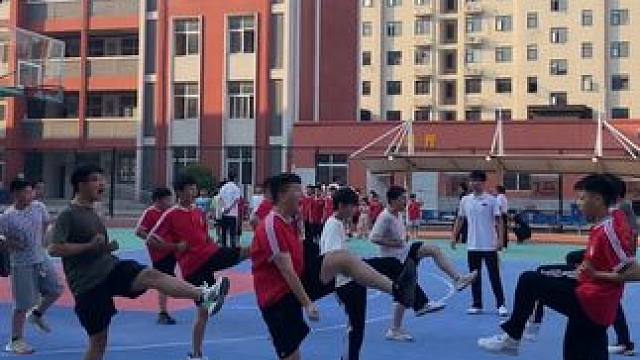 武术，吃的是苦，磨的是志，练的是体，强的是心！文武双修。 #武术#散打#中华武术博大精深 #习武改变