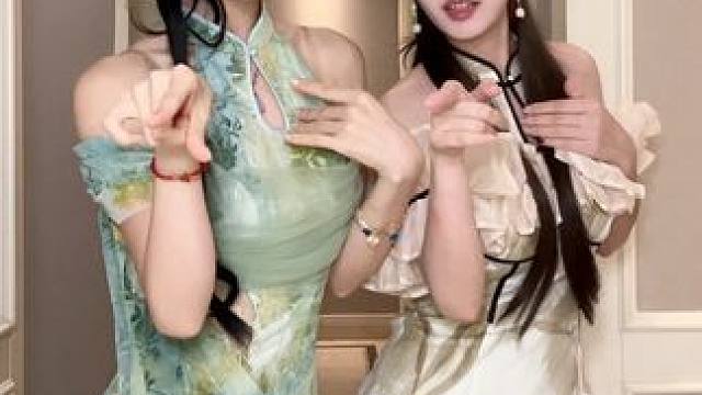 旗袍果然很有韵味~ #听夜雨dj版手势舞挑战 #旗袍 #鹏友摇 #御姐