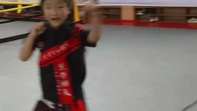 女孩子更要练搏击格斗
#少儿搏击运动 #女子防身术