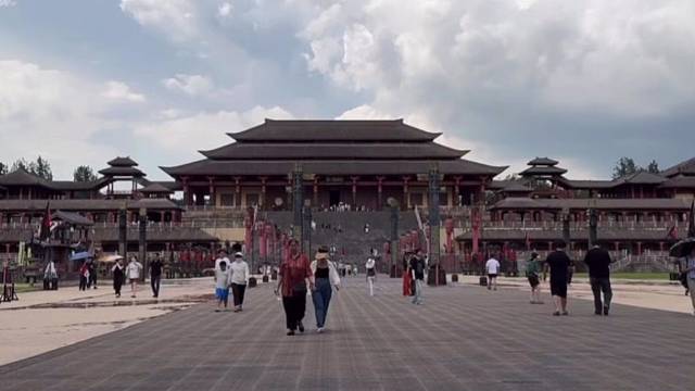 Брат Монки, приходи и спаси меня.