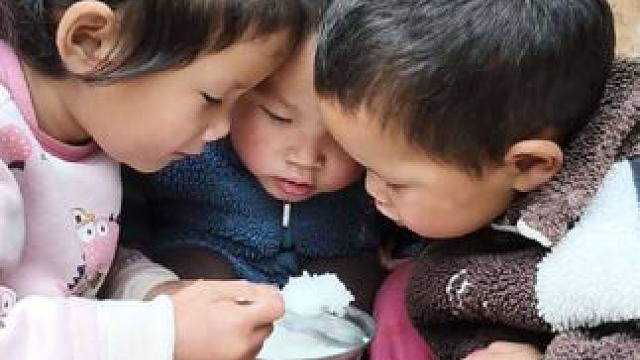 希望他们健康快乐成长。#农村娃