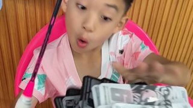 来试试这个球线咋样 #羽毛球 #廖百川