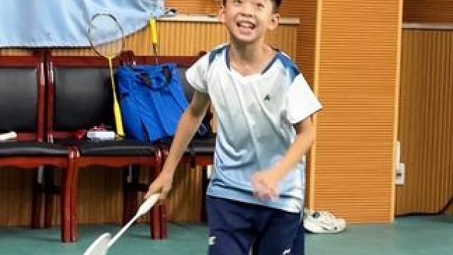 让百川试试我的新球拍 #羽毛球 #廖百川 #川崎飞天 #川崎飞天球拍 #川崎羽毛球服