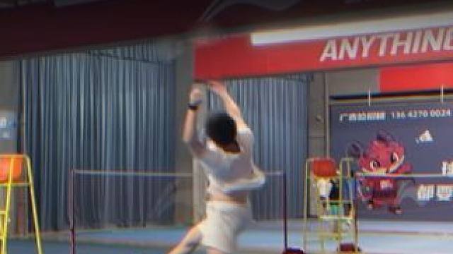 防守只是突击的前奏#羽毛球 #突击 #单打