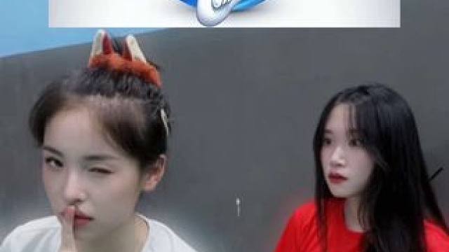 微信步数这一块 #羽毛球 #打羽毛球女生 #抽象