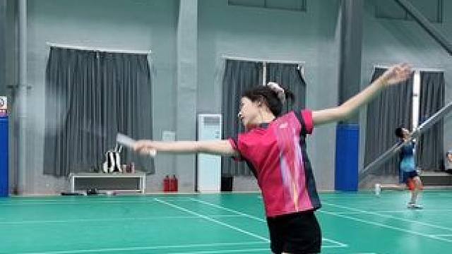 听力这一块儿～ #羽毛球 #打羽毛球女生 #抽象