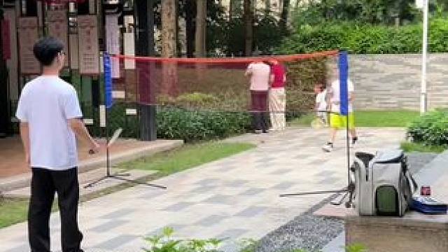 暑假陪小孩哥练球真的太辛苦了 #羽毛球 #户外运动 #打羽毛球#羽毛球网架#便携式羽毛球网架