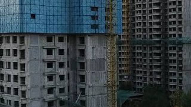 开哪吒汽车住恒大期房！司机这辈子有了 #哪吒 #恒大 #搞笑 #离谱