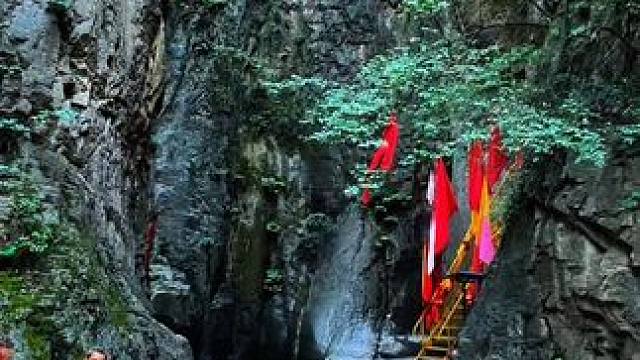 凉不凉快地上躺平的说了算，太行山私藏的18°避暑私境，自驾南太行你是不是错过了林州龙泉沟，开车直达不