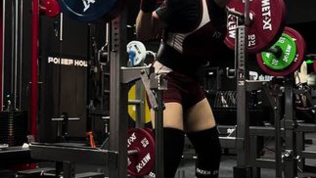 8 Week.

深蹲 160X3 150X6 135X6 135X6
#力量举