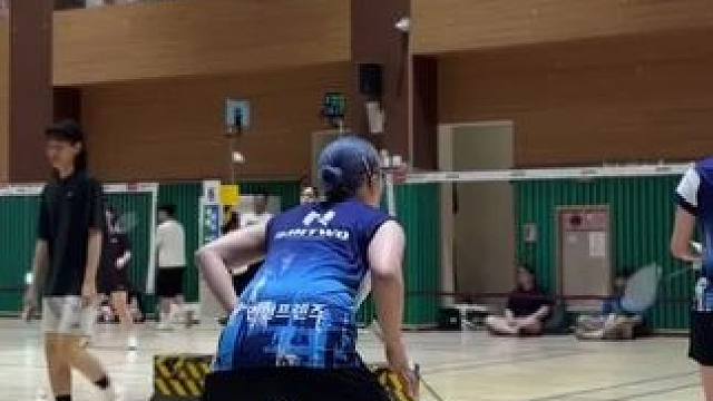 你有没有转拍的习惯#羽毛球 #打羽毛球女生#享受羽毛球带来的快乐