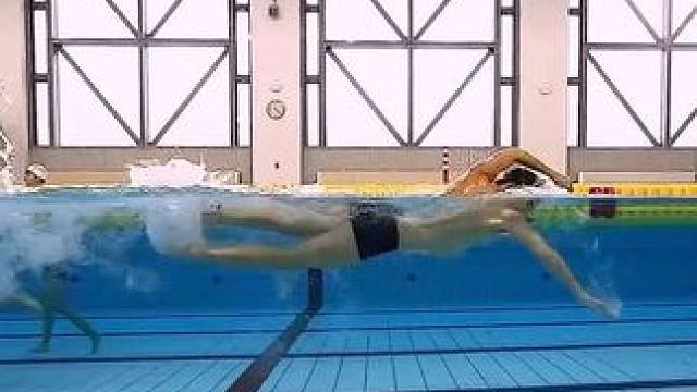 自由泳最丝滑的动作频率，六次打腿你觉得怎么样？ #自由泳 #游泳 #游泳训练 #自由泳训练