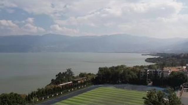 西昌这家酒店也太会了吧！观海听涛艺术酒店，358元能把听涛大床、双床、阁楼挑个遍，推窗就是治愈风景，