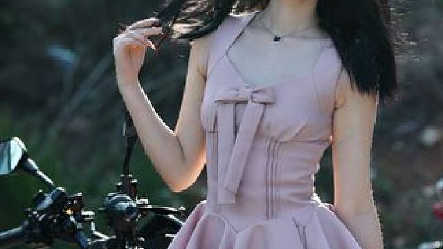 一眼就很哇塞的机车小姐姐 #骊山追焦 #骊山大铁门 #西安女骑 #涞觅润丝 #该行为存在危险请勿模仿