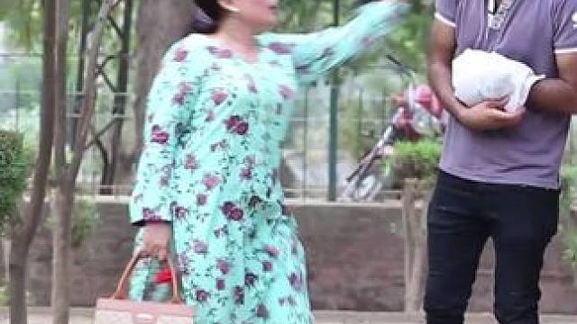 街头整蛊路人 #街头整蛊