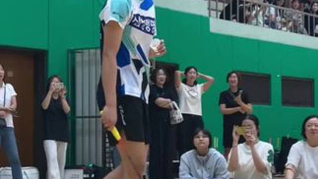 这个好像不是很会双打#安洗莹#打羽毛球女生#羽毛球