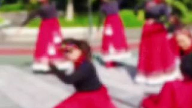 #民族舞蹈 #纪录美好生活 #新疆舞跳起来 #姐妹成堆快乐加倍 #一起跳舞 ！