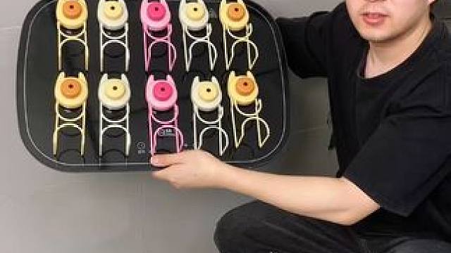 吸盘脸盆挂钩 这款吸盘脸盆挂钩 真不错，免打孔上墙，全家的脸盆都能上墙收纳不占地方，大号脸盆也没问题