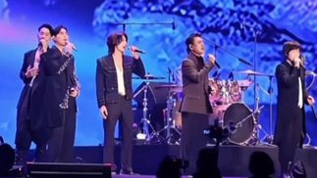 五月天是怎么做到的，能把F4整一起合体 #五月天演唱会#F4合体#流星雨#F4在五月天演唱会合体#F