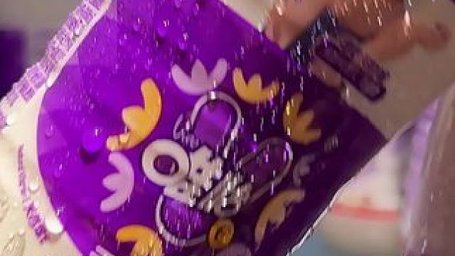 买回来才发现它真离谱的好喝，就这个川渝地区辣妹子疯狂安利的唯怡坚果乳，配料表特别的干净，精选花生、核